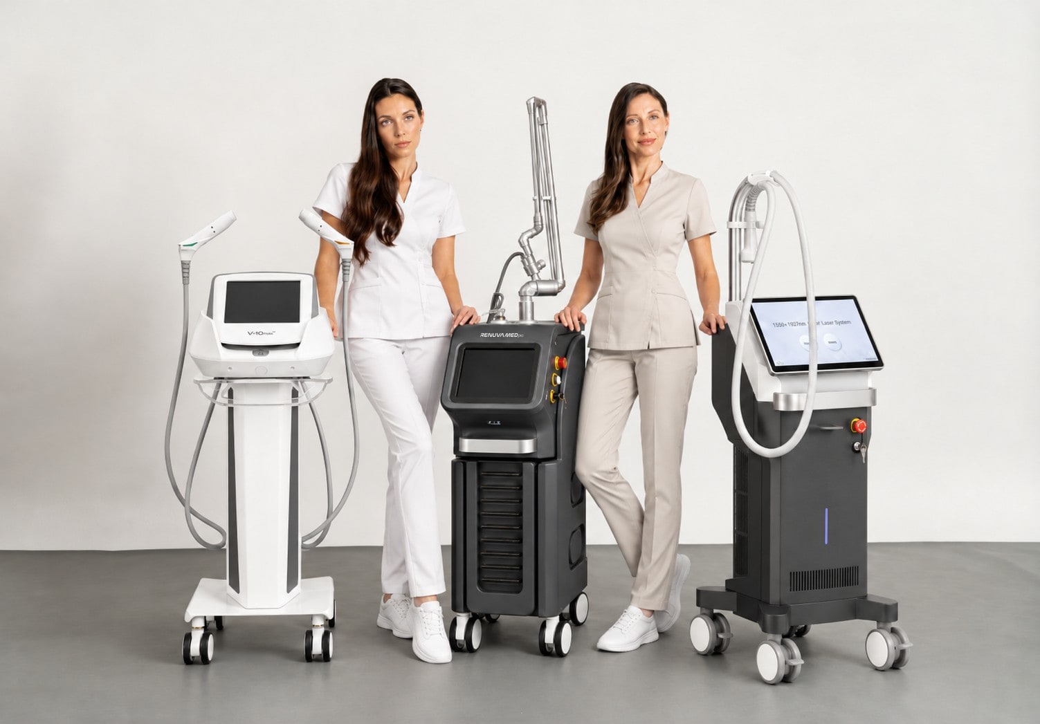 Profesionales sanitarias junto a las plataformas V-10 Max, Renuvamed Pro y Erbium Pro